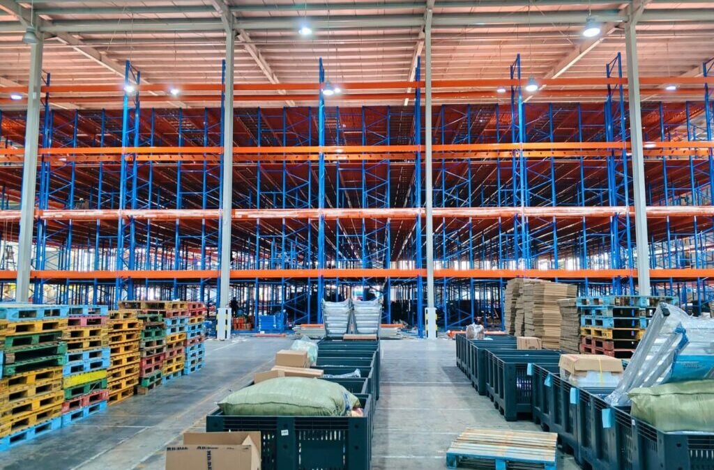 Transformasi Gudang dengan Sistem Rak yang Tepat