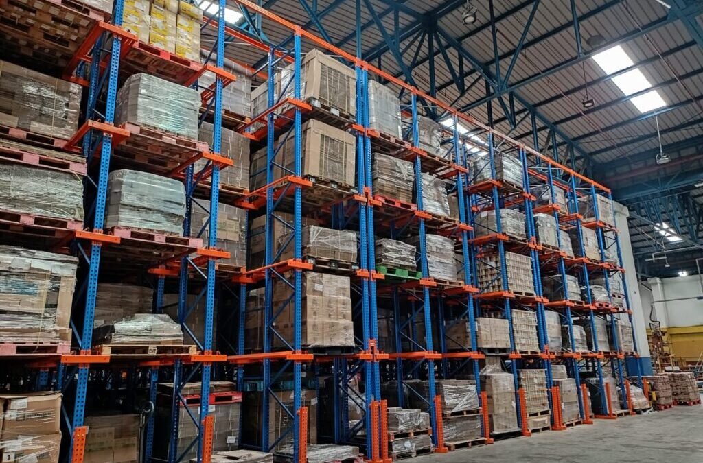 Solusi Rak Gudang Drive-In untuk Industri dengan Volume Tinggi